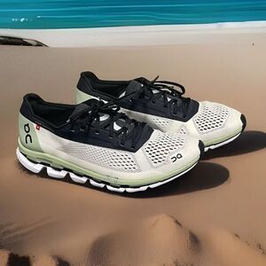 On Cloudboom Women's White / Black / Sage Running Shoes Size 10